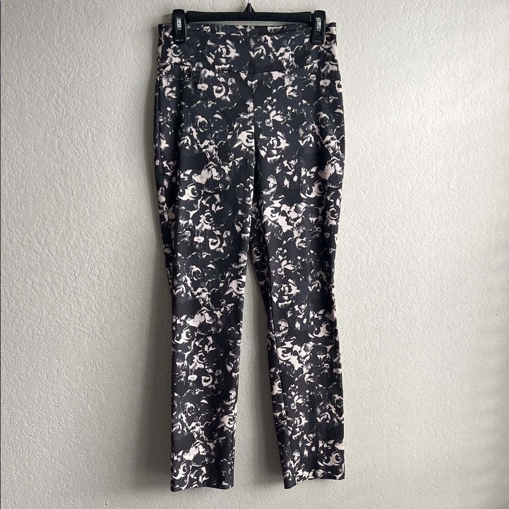 NWOT Joseph Ribkoff Floral Print Black and White Pull On Pants in Size 6